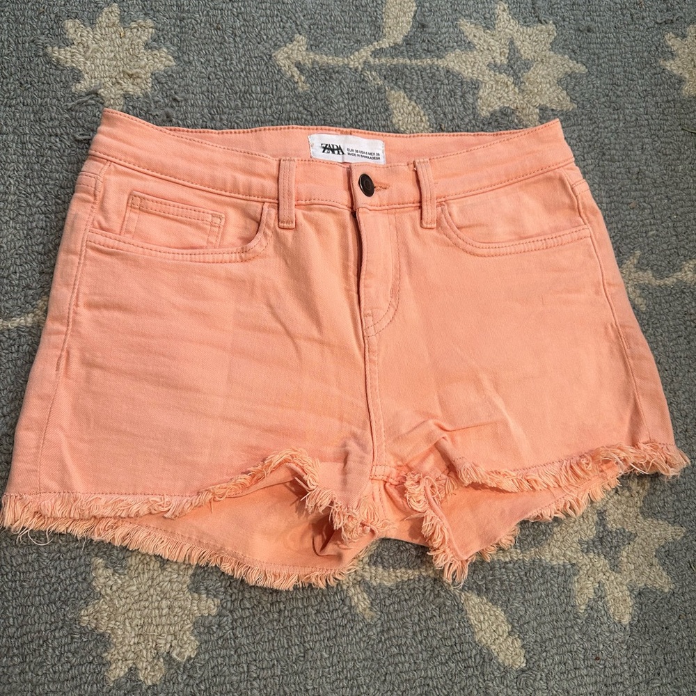 Zara Women’s Frayed Jean Shorts Coral Peach Mid Rise
